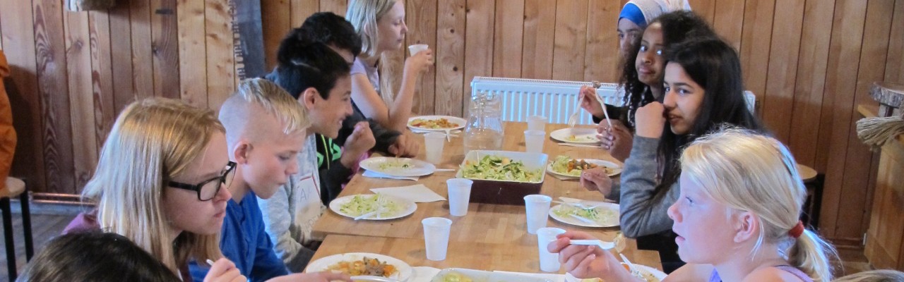 Bordfællesskab. Foto: Anne Bech