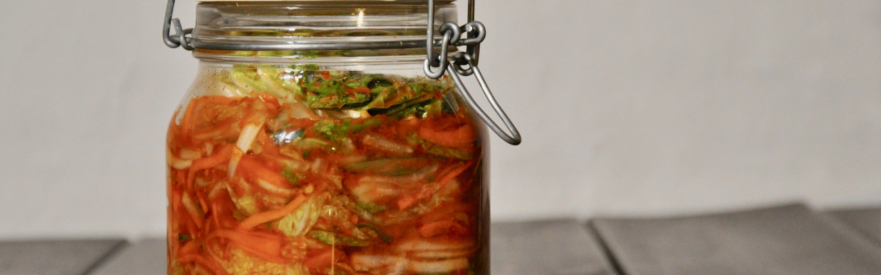 Kimchi skal fermentere i et patentglas i 1-5 dage. Foto: Maria Fast Lindegaard.