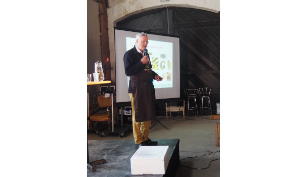 Professor Ole G. Mouritsen fortæller om tang som en af fremtidens fødevarer. Foto: Michael Bom Frøst